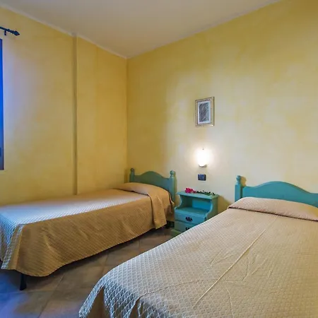 Residenza Gli Ontani אתר נופש אורוסיי