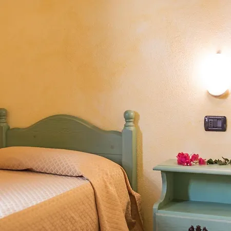 אתר נופש Residenza Gli Ontani 3*