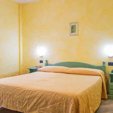Residenza Gli Ontani 3* אורוסיי