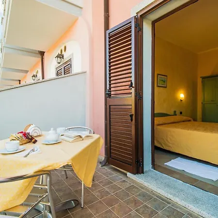 Residenza Gli Ontani אתר נופש אורוסיי